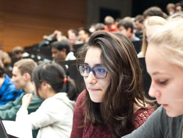 Studierende in einer Vorlesung