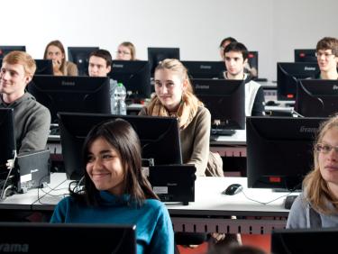 Students in a computer pool
